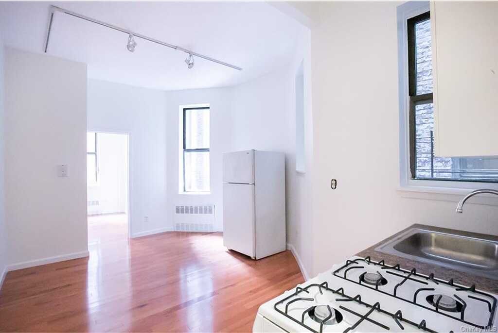 10-12 107th Street, Unit #2C, New York, NY 10025 - Photo 2 of 10