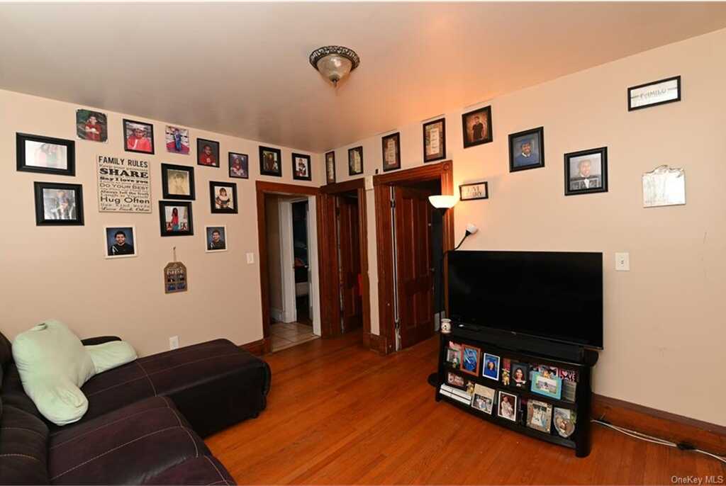 6 Harding Street, Middletown, NY 10940 - Photo 4 of 14