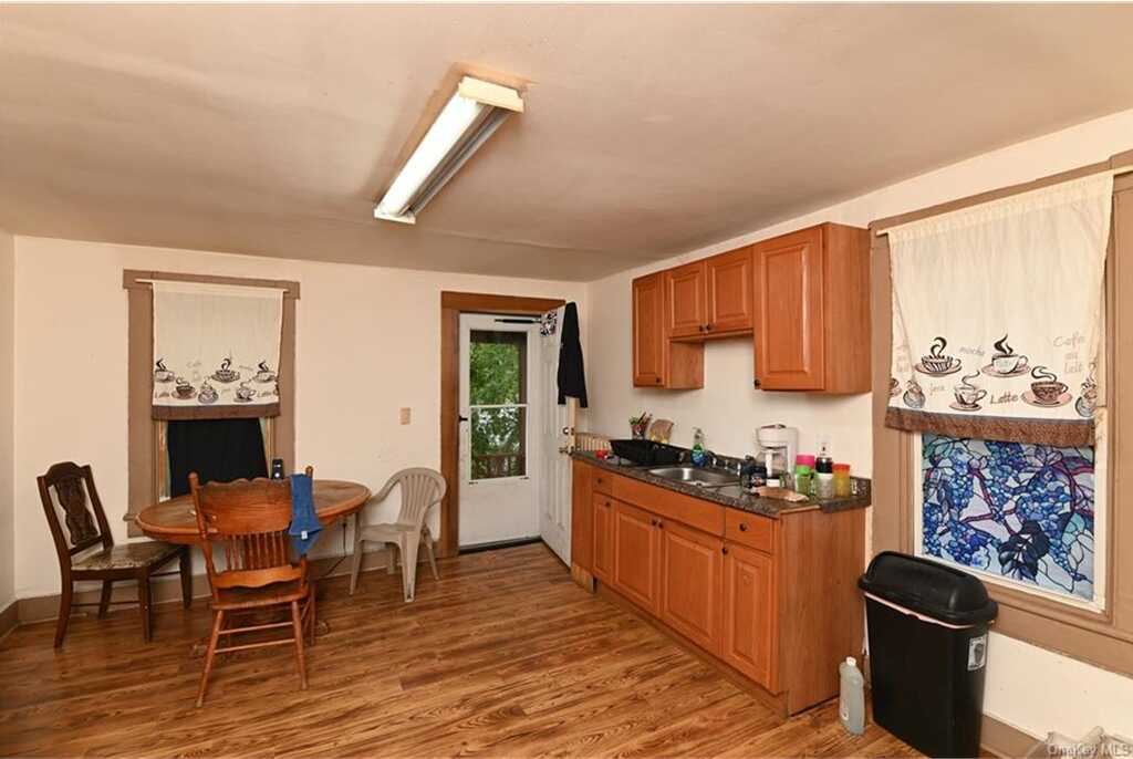 90 Montgomery Street, Middletown, NY 10940 - Photo 3 of 8