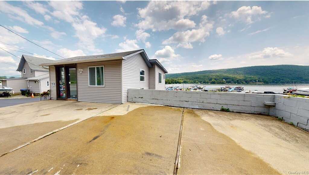 622 Jersey Avenue, Greenwood Lake, NY 10925 - Photo 2 of 6