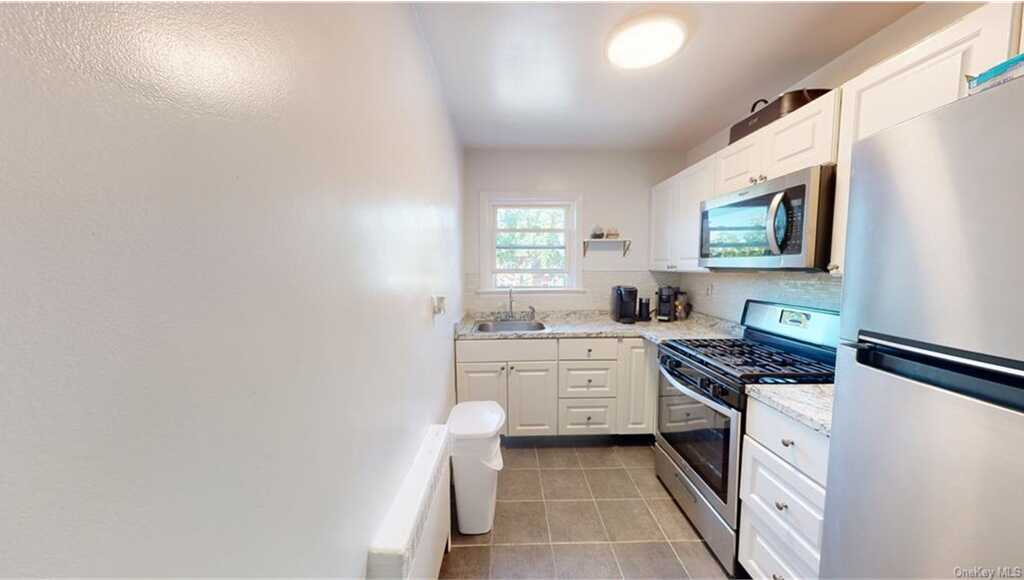 1825 Palmer Avenue, Unit #3D, Mamaroneck, NY 10538 - Photo 6 of 12