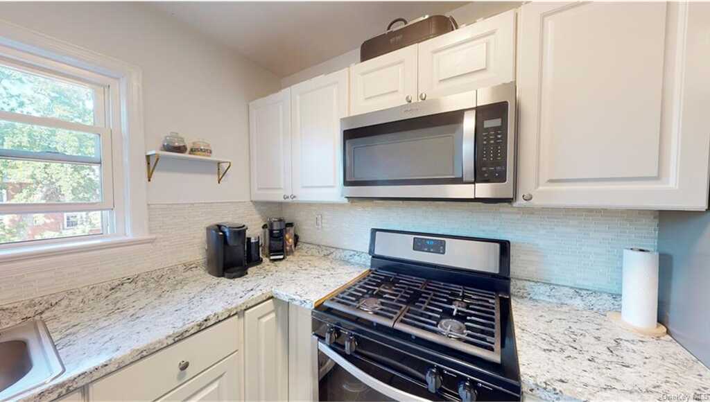 1825 Palmer Avenue, Unit #3D, Mamaroneck, NY 10538 - Photo 7 of 12
