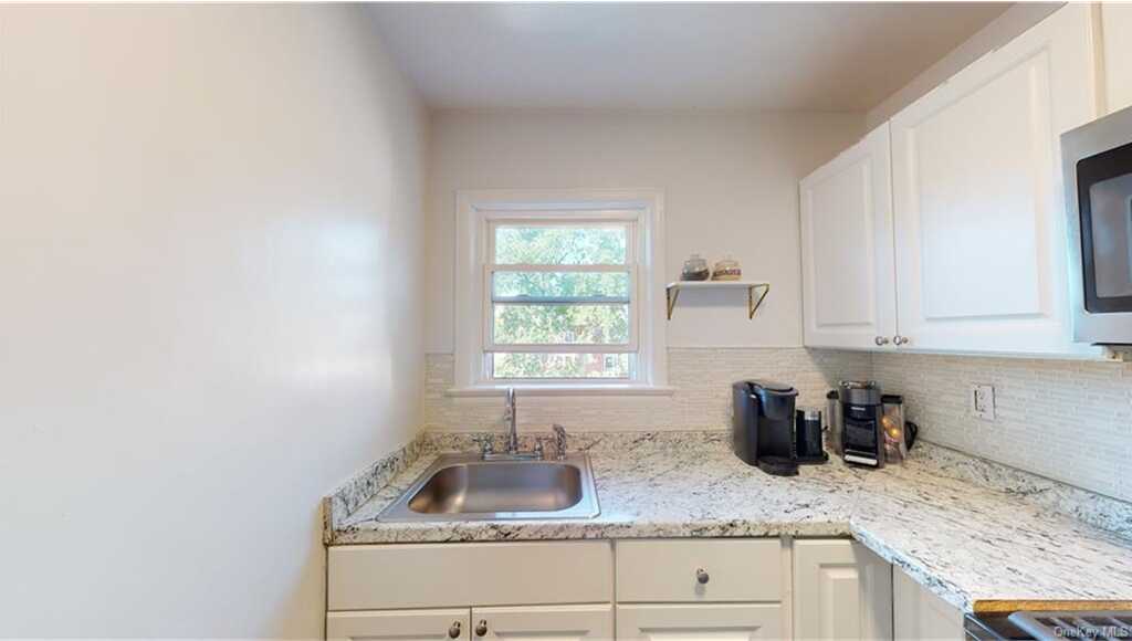 1825 Palmer Avenue, Unit #3D, Mamaroneck, NY 10538 - Photo 8 of 12
