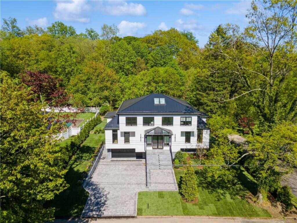 48 Rock Ridge Drive, Rye, NY 10573 - Photo 2 of 36