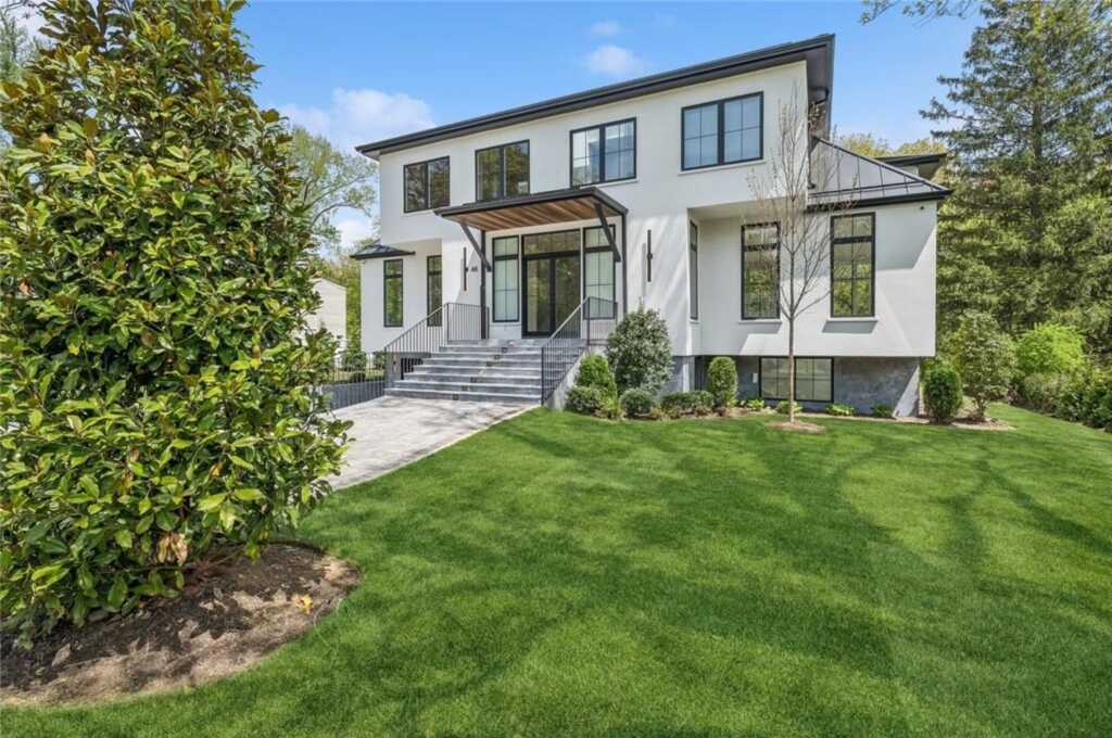 48 Rock Ridge Drive, Rye, NY 10573 - Photo 4 of 36