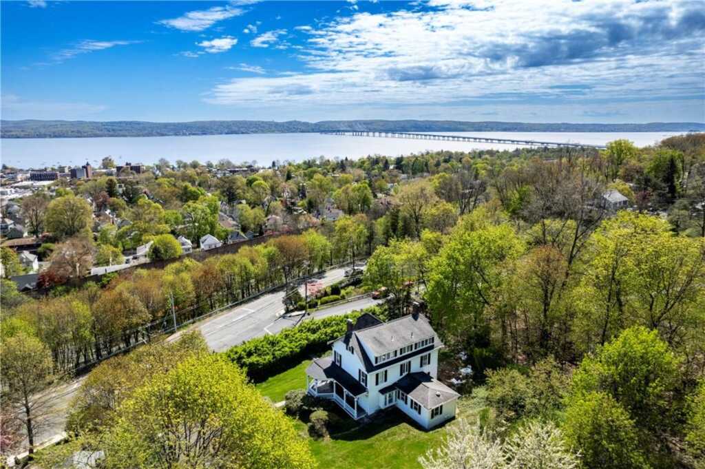 74 Highland Avenue, Nyack, NY 10960 - Photo 4 of 37