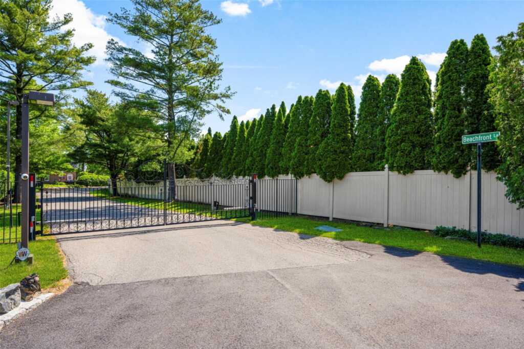 30 Beachfront Lane, New Rochelle, NY 10805 - Photo 36 of 37