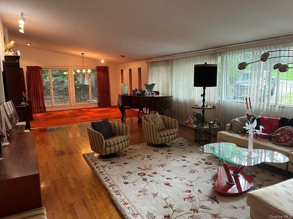 9 Hoover Lane, New City, NY 10956 - Photo 4 of 35