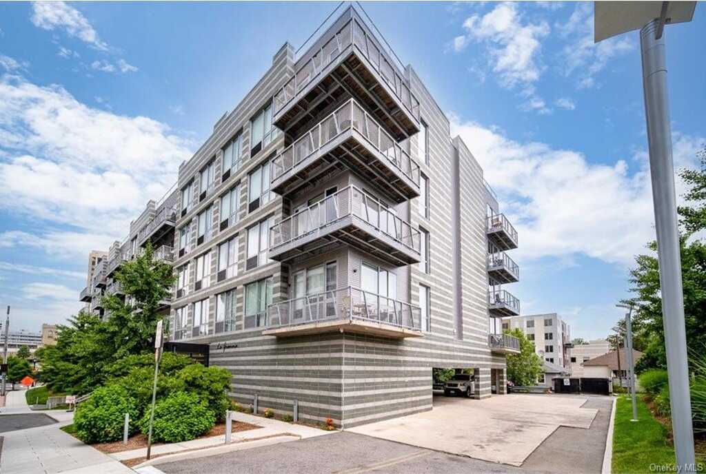 10 Dekalb Avenue, Unit #205, White Plains, NY 10605