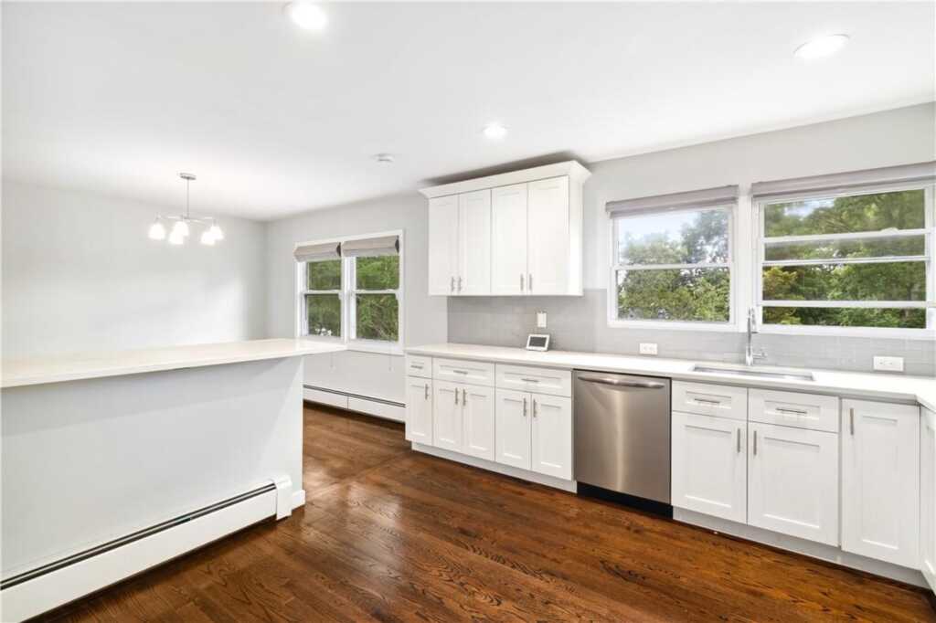 29 Ridgeview Avenue, Unit #A, White Plains, NY 10606 - Photo 11 of 22