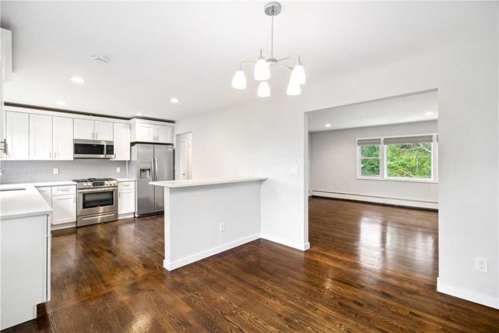 29 Ridgeview Avenue, Unit #A, White Plains, NY 10606 - Photo 9 of 22