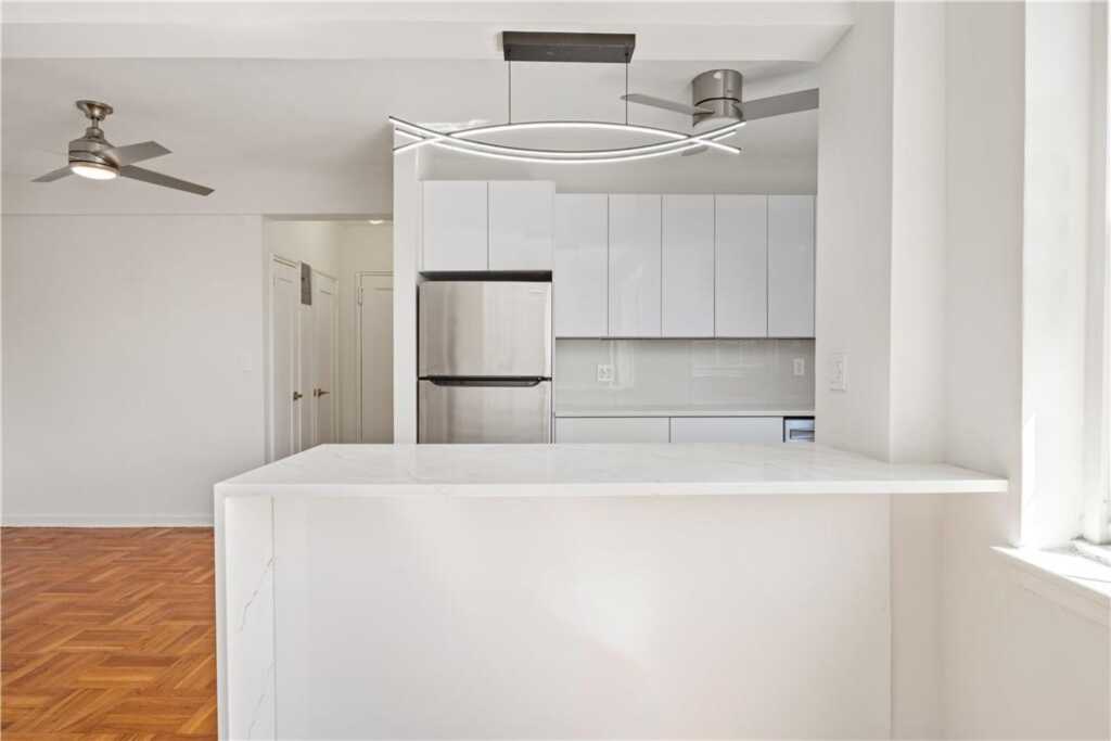 230 Pelham Road, Unit #5E, New Rochelle, NY 10805