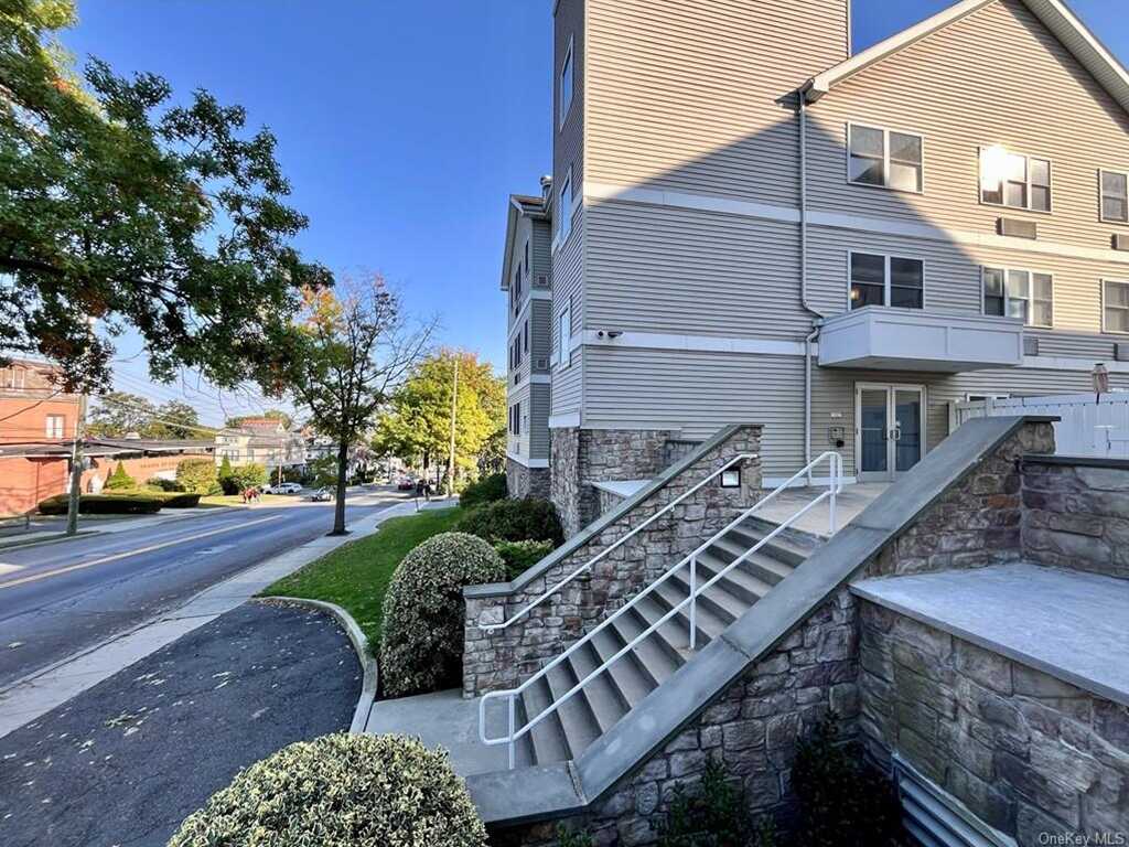 342 Westchester Avenue, Unit #26E, Rye, NY 10573 - Photo 13 of 15