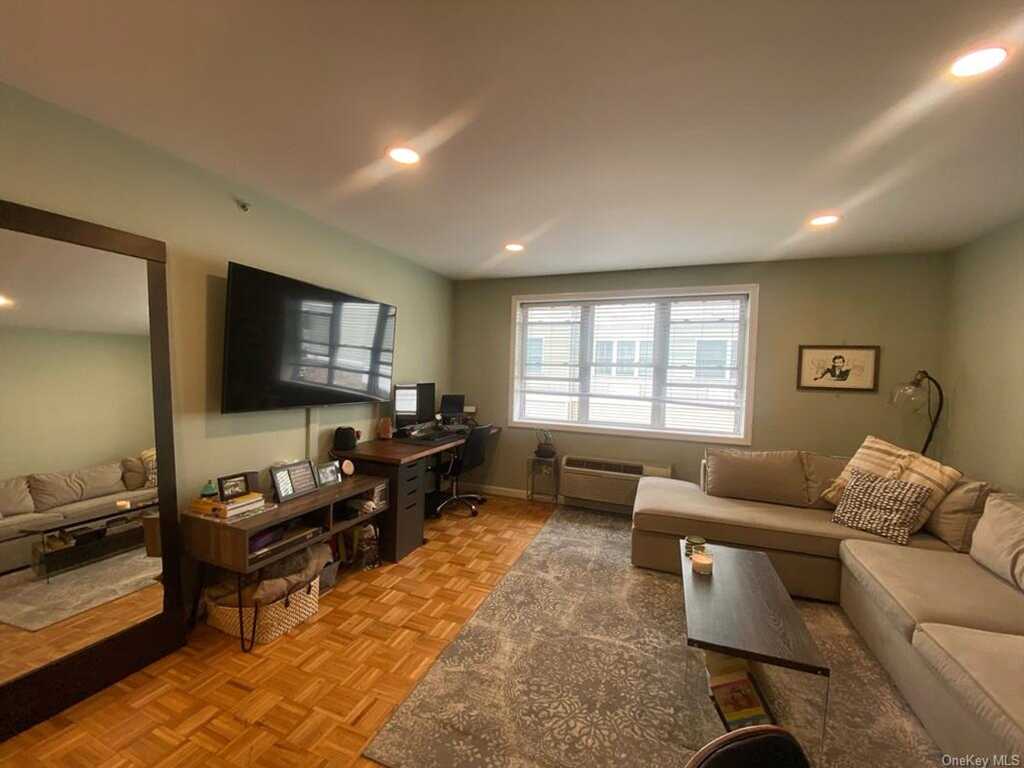 342 Westchester Avenue, Unit #26E, Rye, NY 10573 - Photo 5 of 15