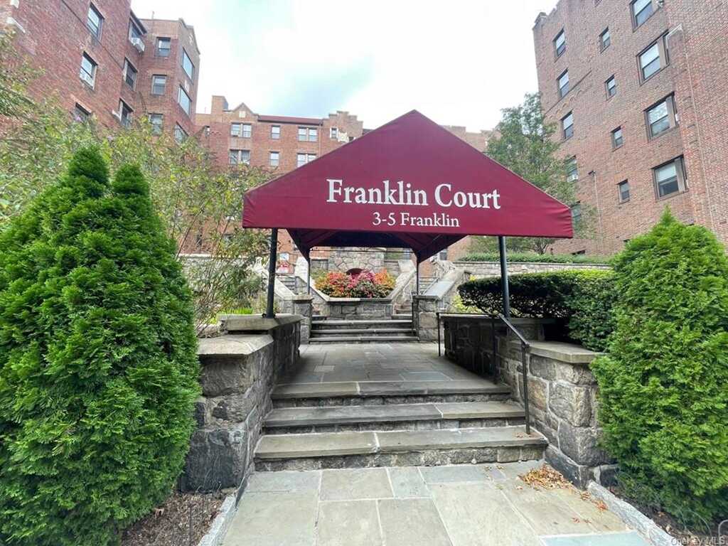 3 Franklin Avenue, Unit #2N, White Plains, NY 10601