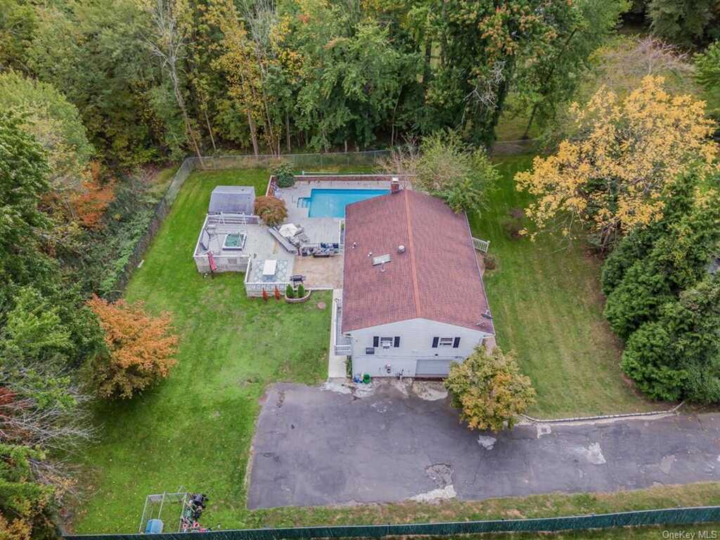 109 Ridge Road, Valley Cottage, NY 10989 - Photo 4 of 34