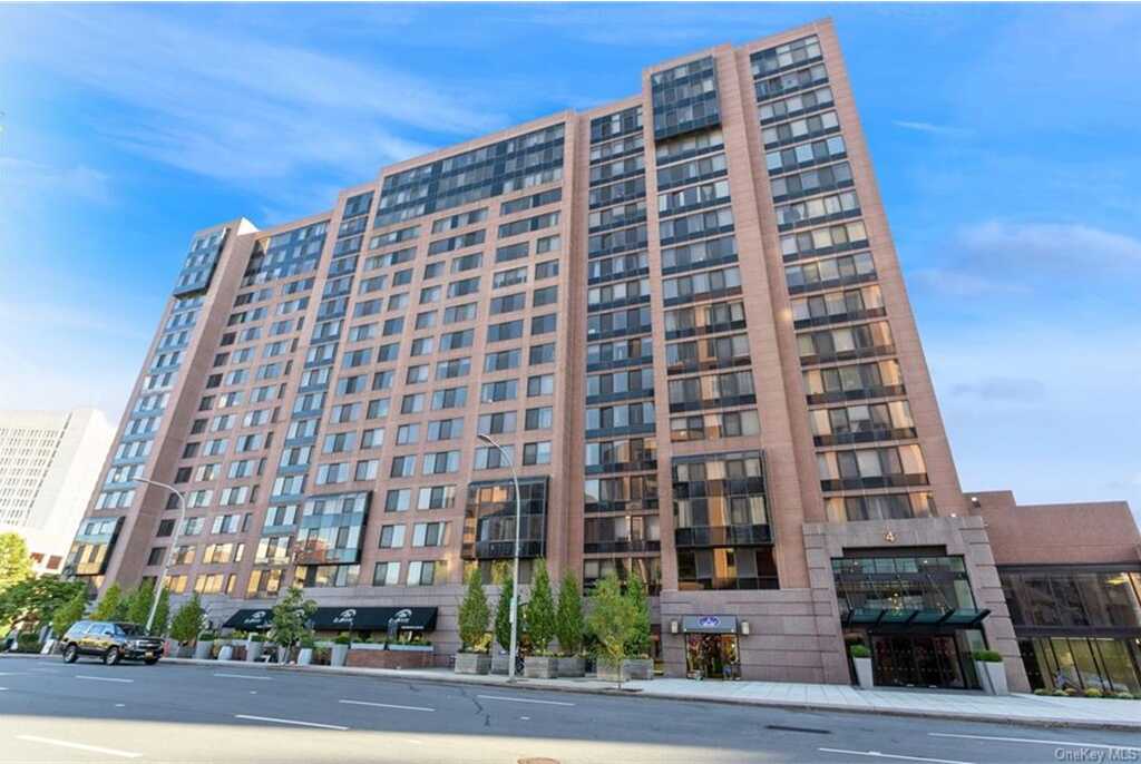 4 Martine Avenue, Unit #221, White Plains, NY 10606