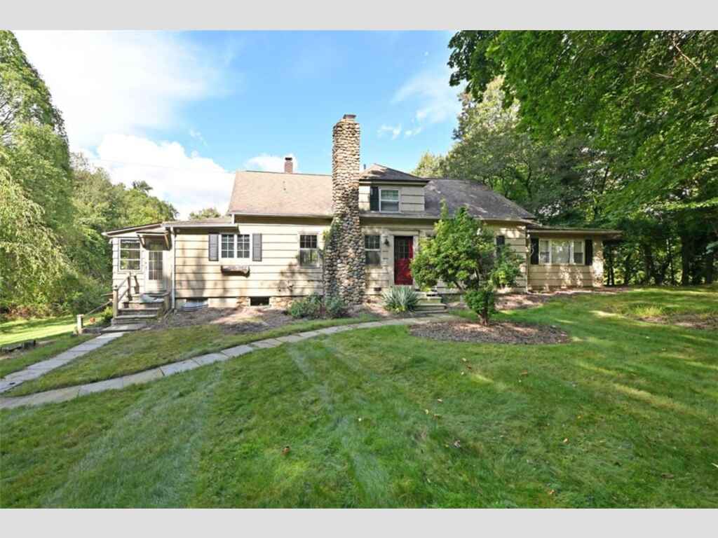 25 Pomona Lane, Suffern, NY 10901