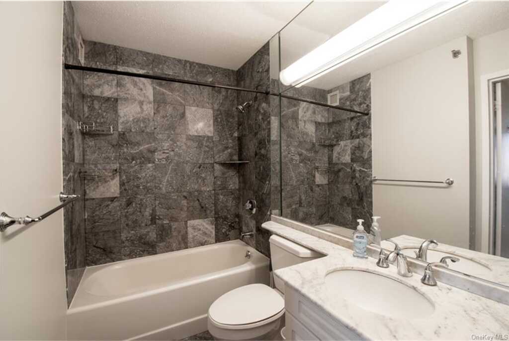 4 Martine Avenue, Unit #1104, White Plains, NY 10606 - Photo 8 of 15