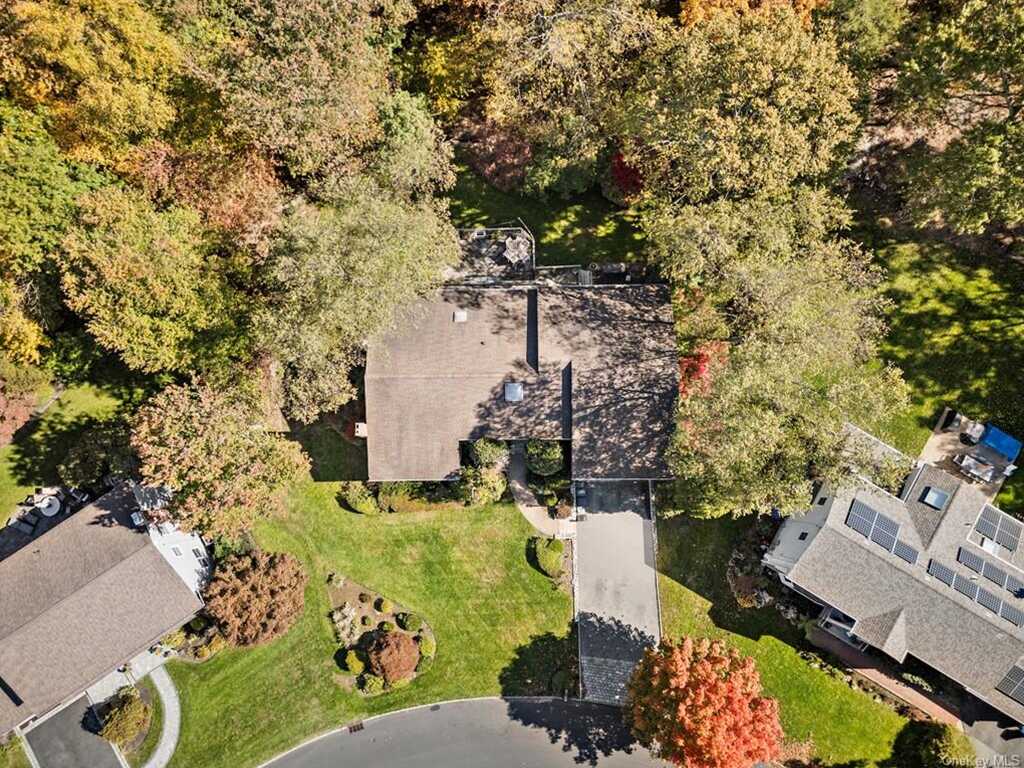 20 Devonshire Drive, White Plains, NY 10605 - Photo 7 of 10