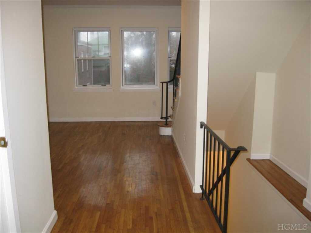 325 Centre Avenue, Unit #A, New Rochelle, NY 10805 - Photo 4 of 31