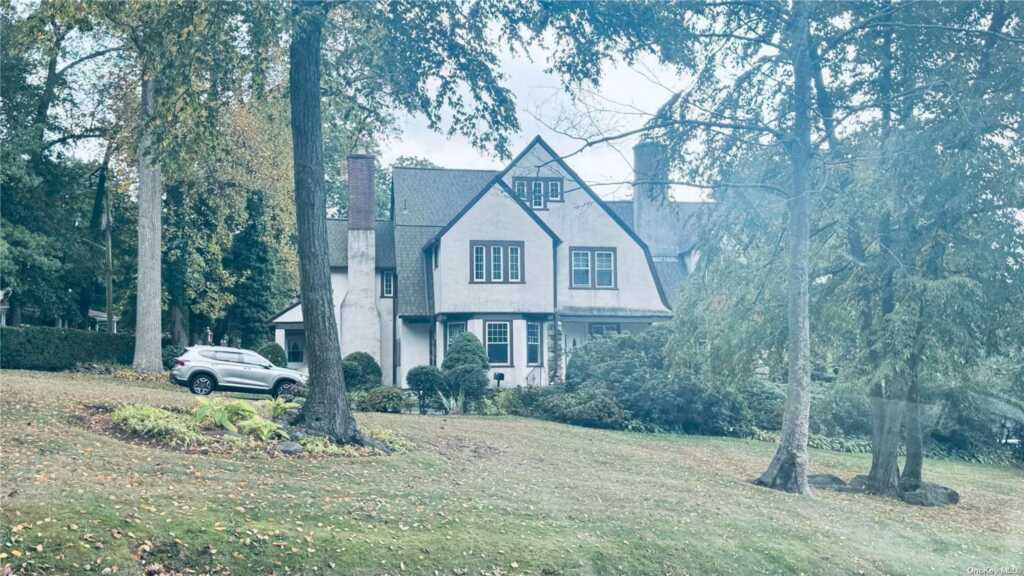 140 Walworth Avenue, White Plains, NY 10606