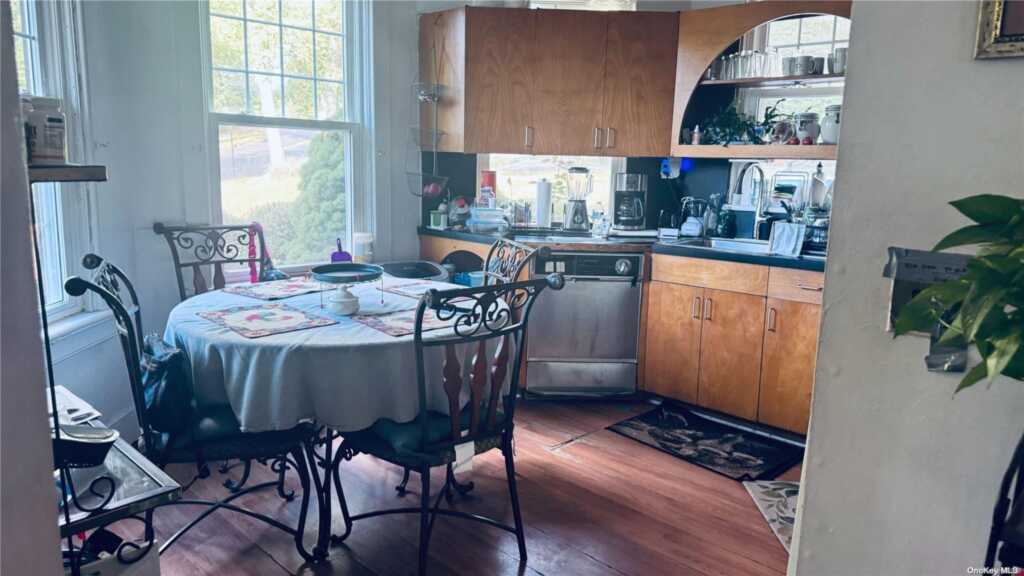 140 Walworth Avenue, White Plains, NY 10606 - Photo 10 of 12