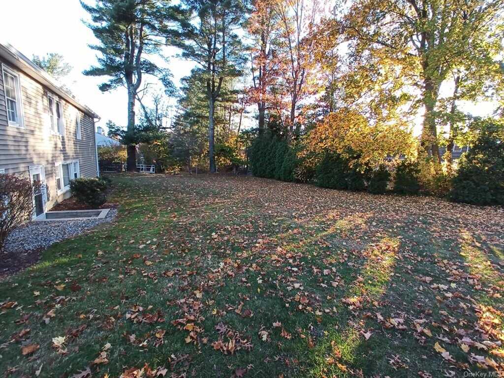 5 Copper Beech Circle, White Plains, NY 10605 - Photo 24 of 26