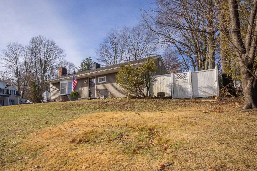 1 Staubitz Avenue, Pearl River, NY 10965 - Photo 6 of 31