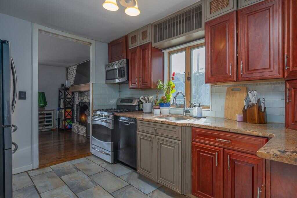 1 Staubitz Avenue, Pearl River, NY 10965 - Photo 9 of 31