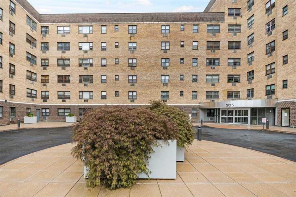 505 Central Avenue, Unit #610, White Plains, NY 10606 - Photo 4 of 26