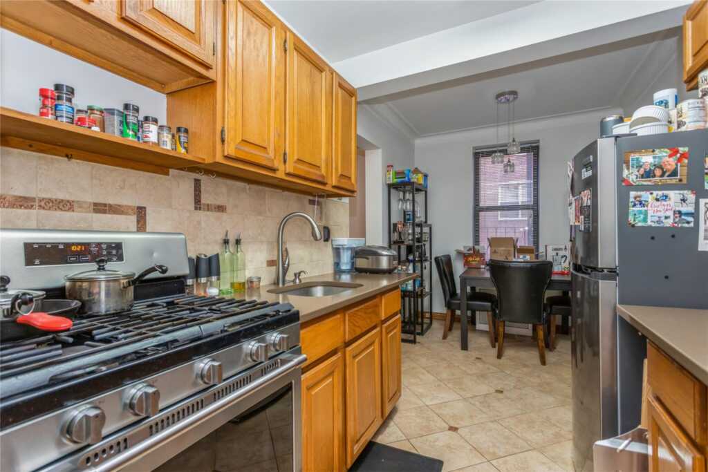 1 Broad Parkway, Unit #3-M, White Plains, NY 10601 - Photo 4 of 13