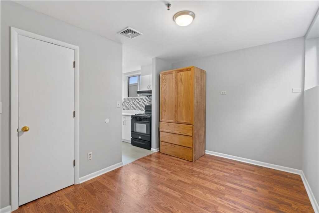 100 Chatterton Avenue, Unit #7, White Plains, NY 10606 - Photo 6 of 19