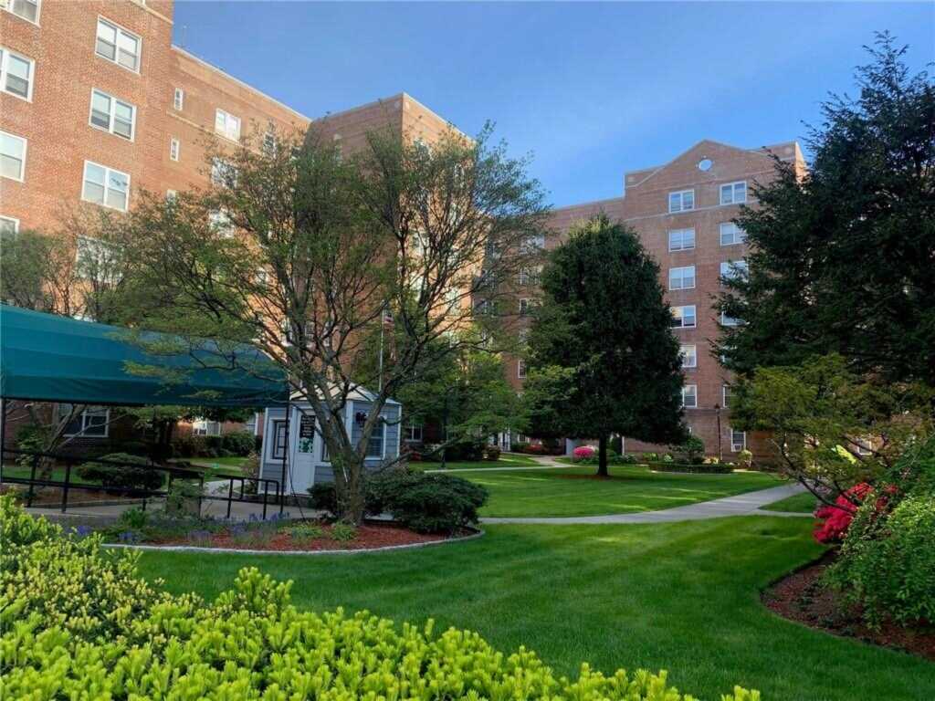 90 Bryant Avenue, Unit #Embessy 2D, White Plains, NY 10605 - Photo 17 of 21