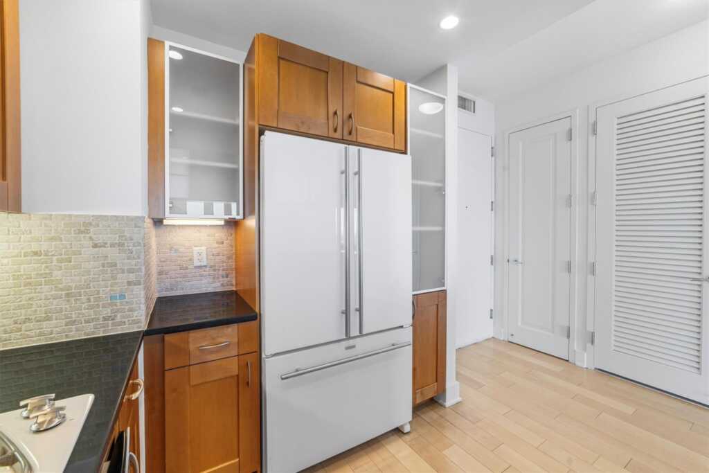 175 Huguenot Street, Unit #2108, New Rochelle, NY 10801 - Photo 4 of 19