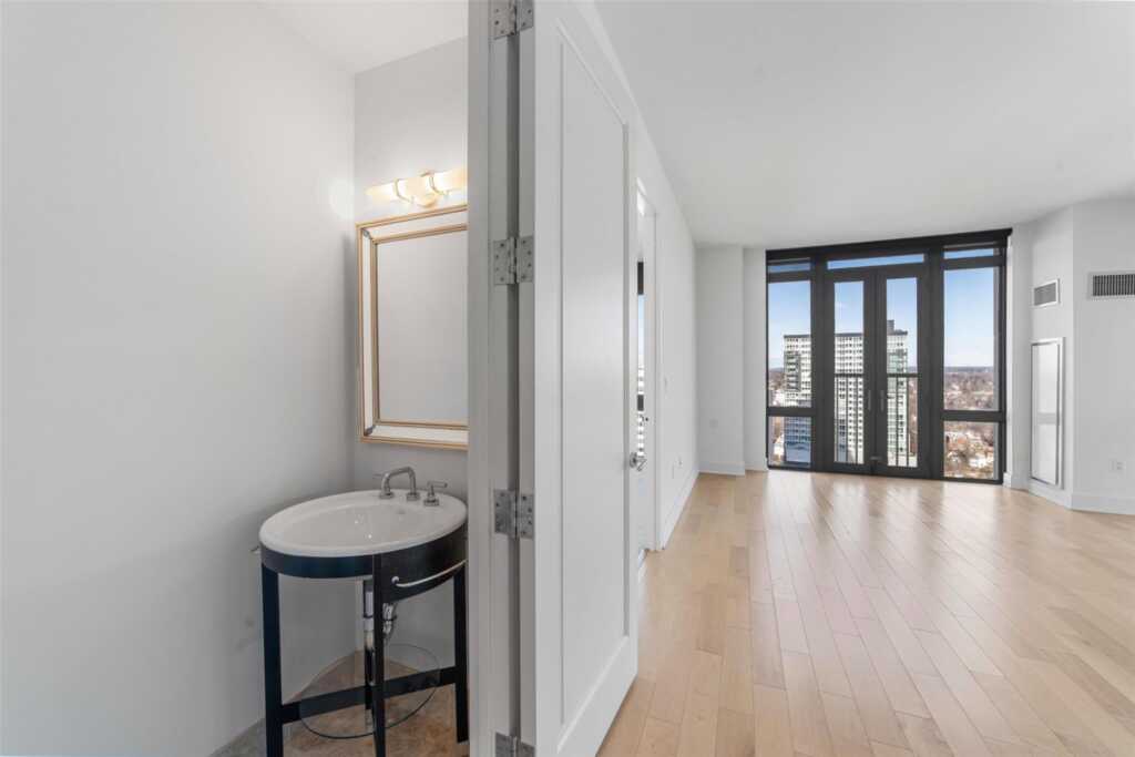 175 Huguenot Street, Unit #2108, New Rochelle, NY 10801 - Photo 8 of 19