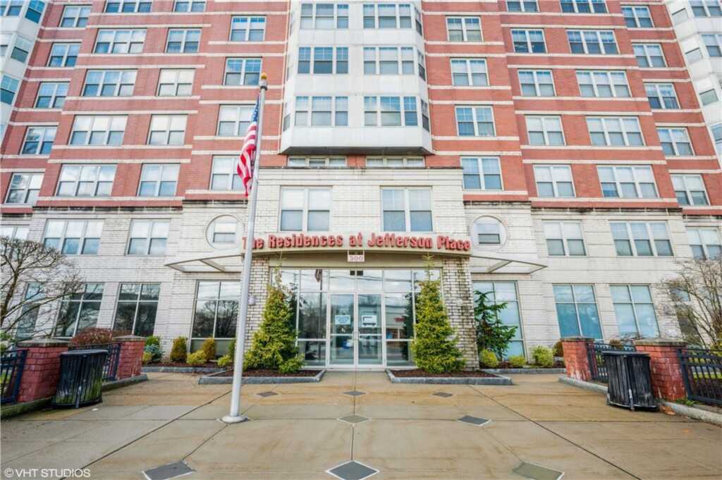 300 Mamaroneck Avenue, Unit #825, White Plains, NY 10605