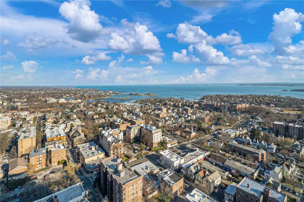 50 Clinton Place, Unit #PH9, New Rochelle, NY 10801 - Photo 4 of 15