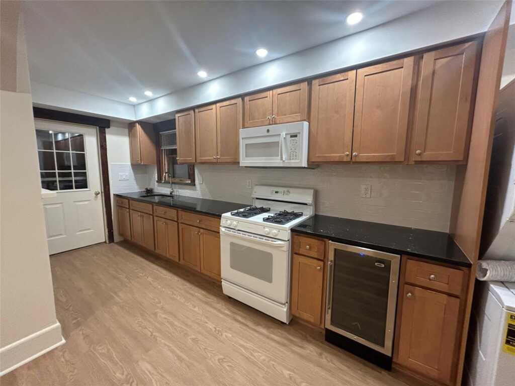 42 Park Avenue, Unit #1B, Suffern, NY 10901