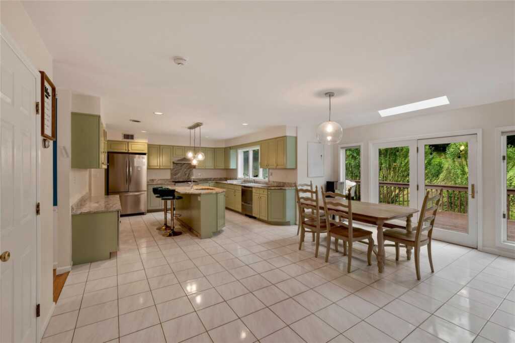 10 Golden Road, Suffern, NY 10901 - Photo 10 of 38