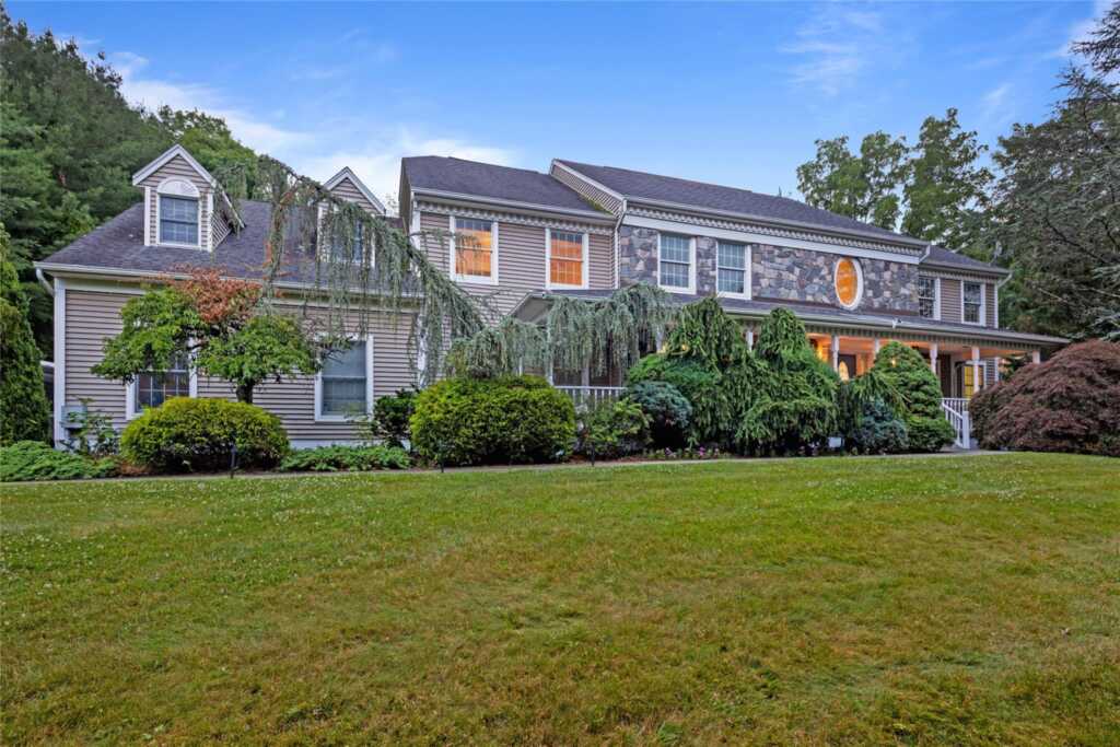 10 Golden Road, Suffern, NY 10901 - Photo 2 of 38