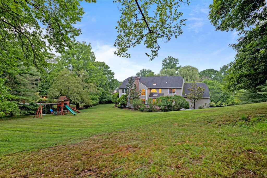 10 Golden Road, Suffern, NY 10901 - Photo 32 of 38