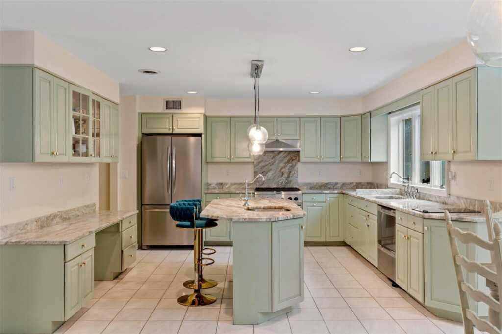 10 Golden Road, Suffern, NY 10901 - Photo 9 of 38