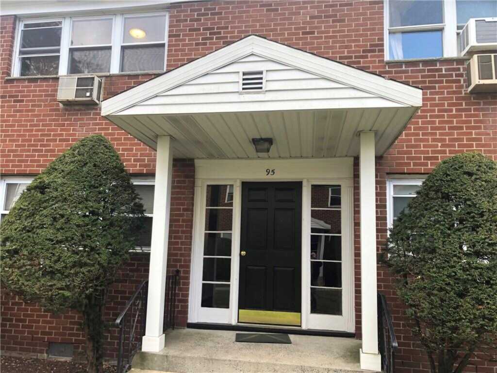 99 Middletown Road, Unit #e, Pearl River, NY 10965