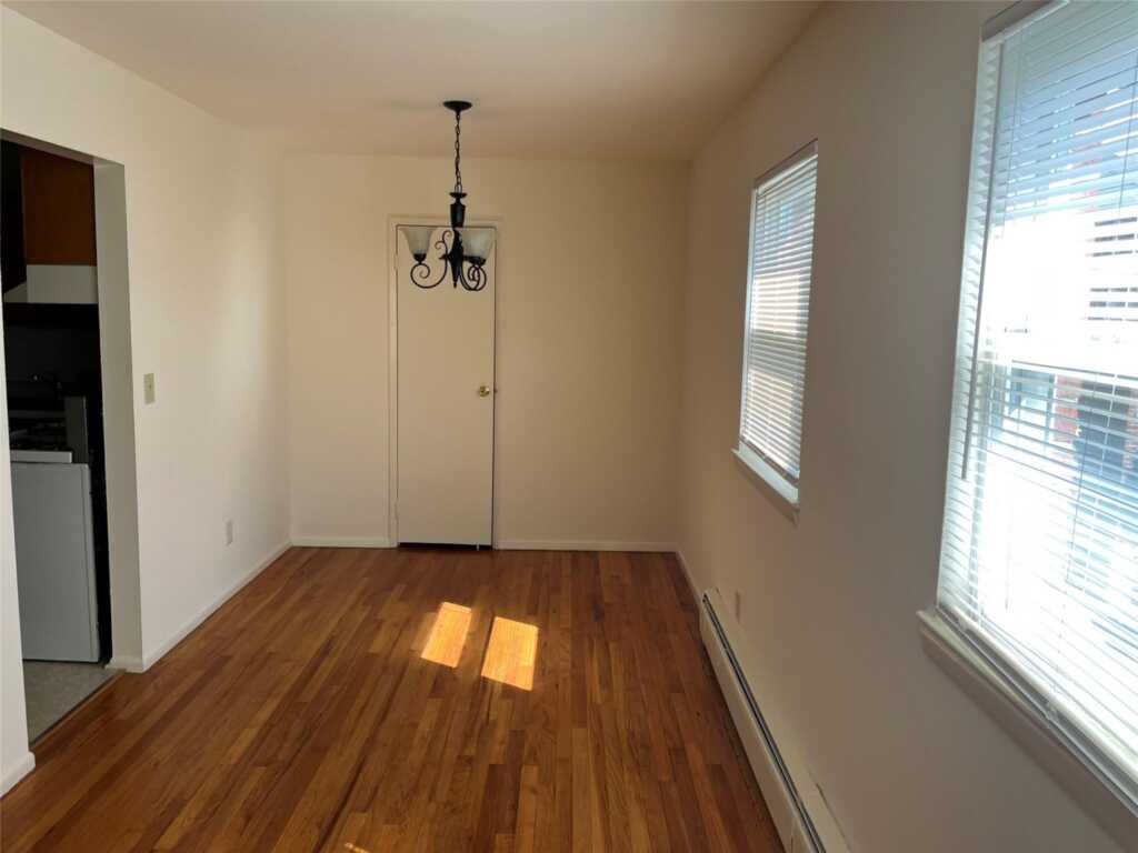 99 Middletown Road, Unit #e, Pearl River, NY 10965 - Photo 2 of 5