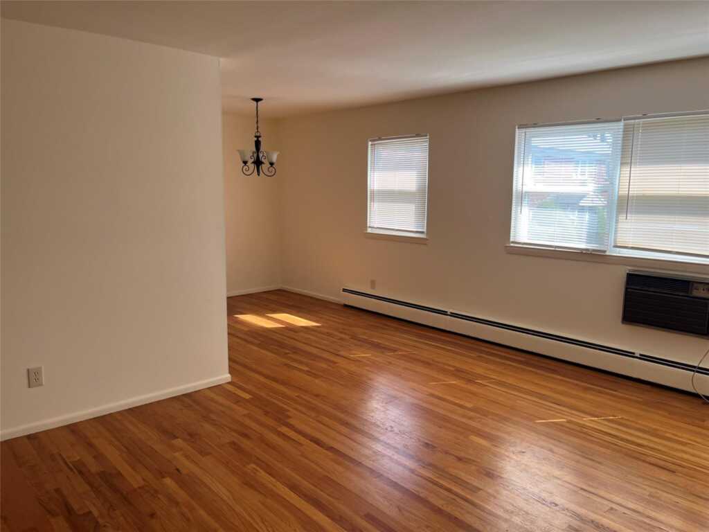99 Middletown Road, Unit #e, Pearl River, NY 10965 - Photo 3 of 5