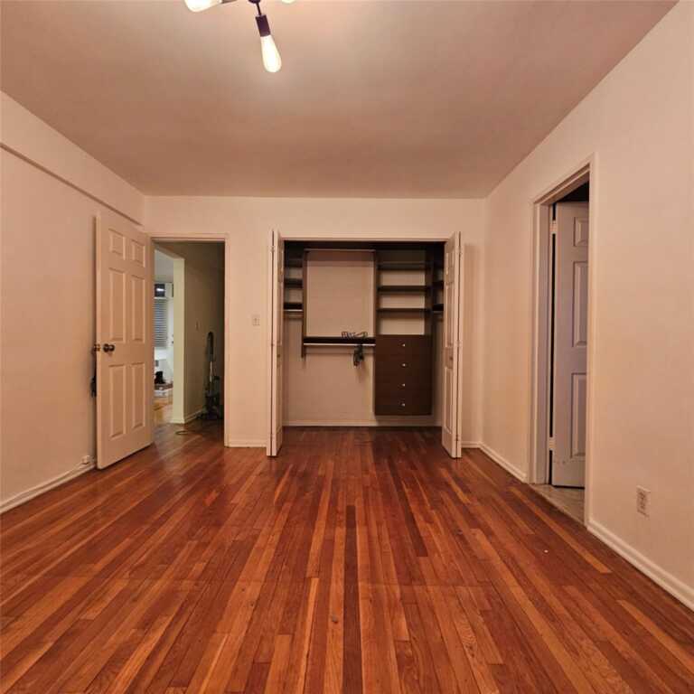103 Wiltshire Road, Unit #D6, New Rochelle, NY 10583 - Photo 12 of 17