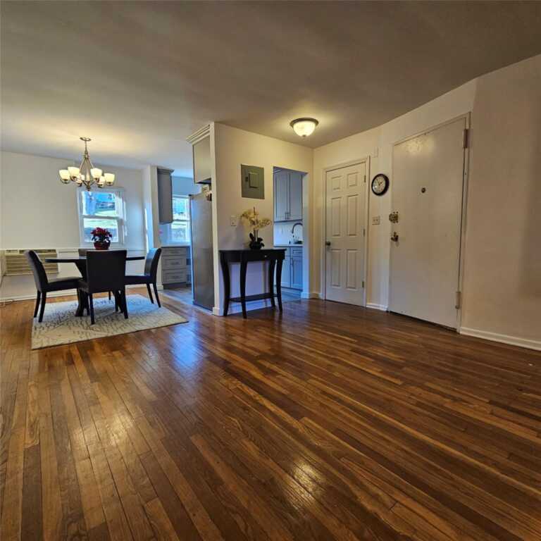 103 Wiltshire Road, Unit #D6, New Rochelle, NY 10583 - Photo 5 of 17