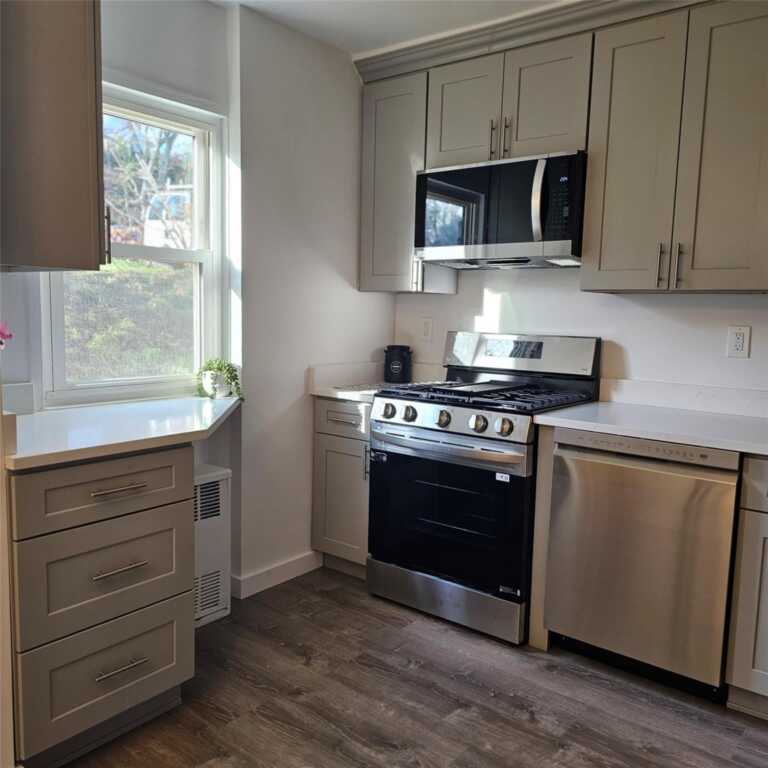 103 Wiltshire Road, Unit #D6, New Rochelle, NY 10583 - Photo 9 of 17