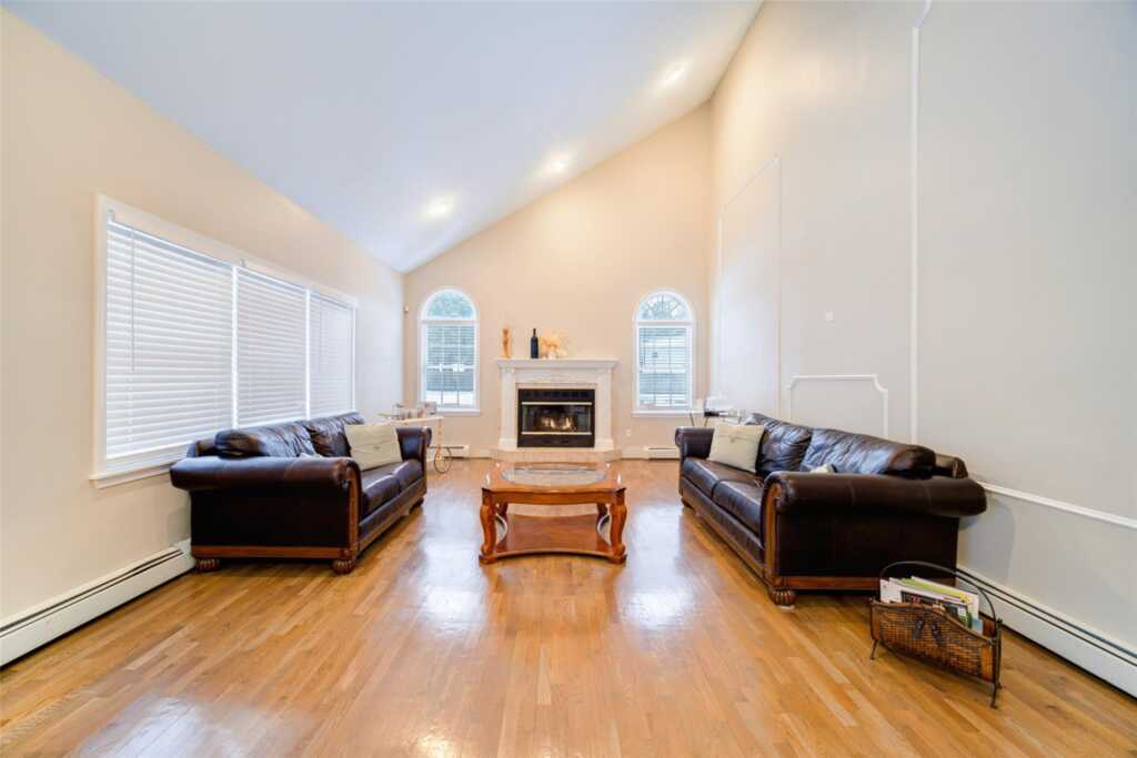 83 Airmont Road, Suffern, NY 10901 - Photo 4 of 40